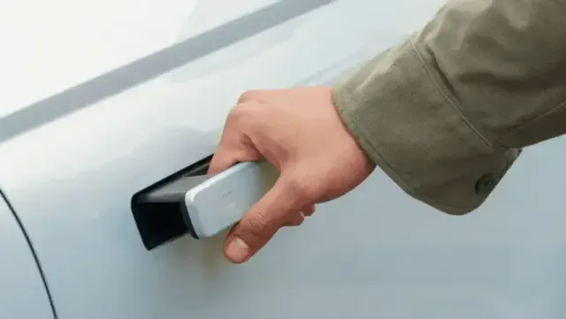 Retractable Handles